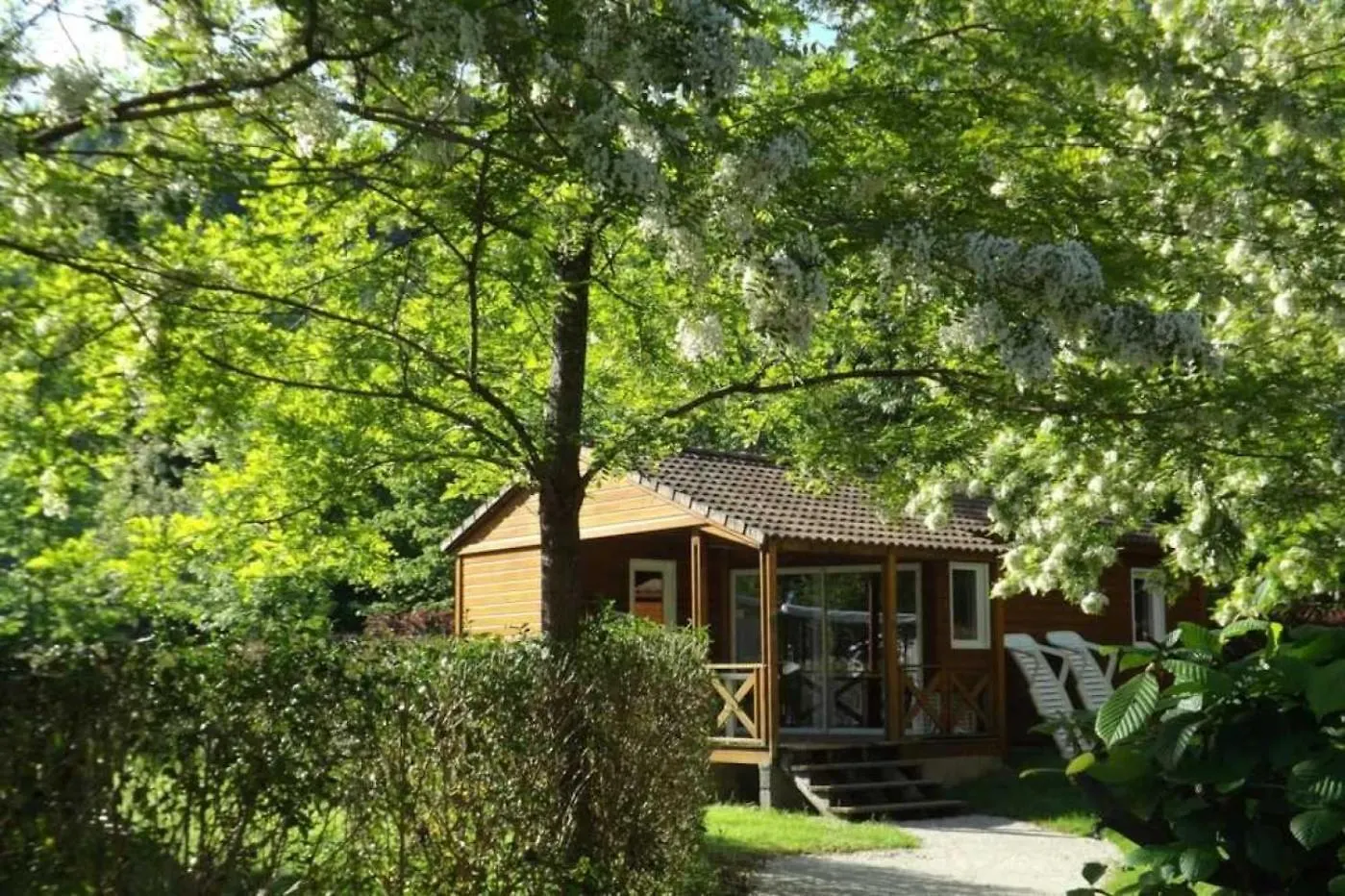 Camping 4 Etoiles - Piscine - Ccbadea La Bastide-de-Serou 0*,