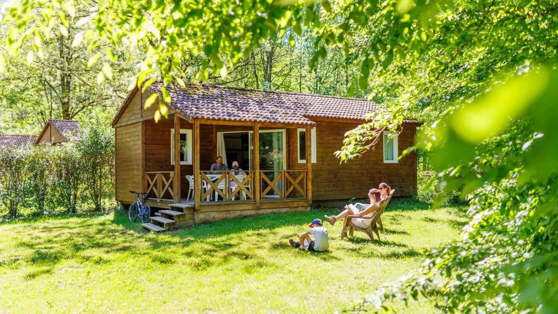 Camping 4 Etoiles - Piscine - Ccbadea 瑟鲁堡 法国