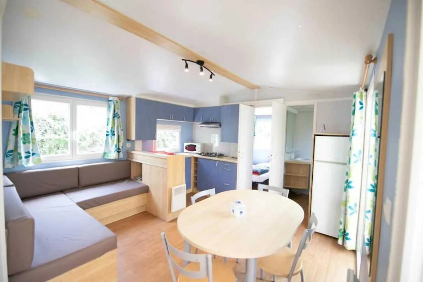 Campsite Camping 4 Etoiles - Piscine - Ccbadea La Bastide-de-Serou