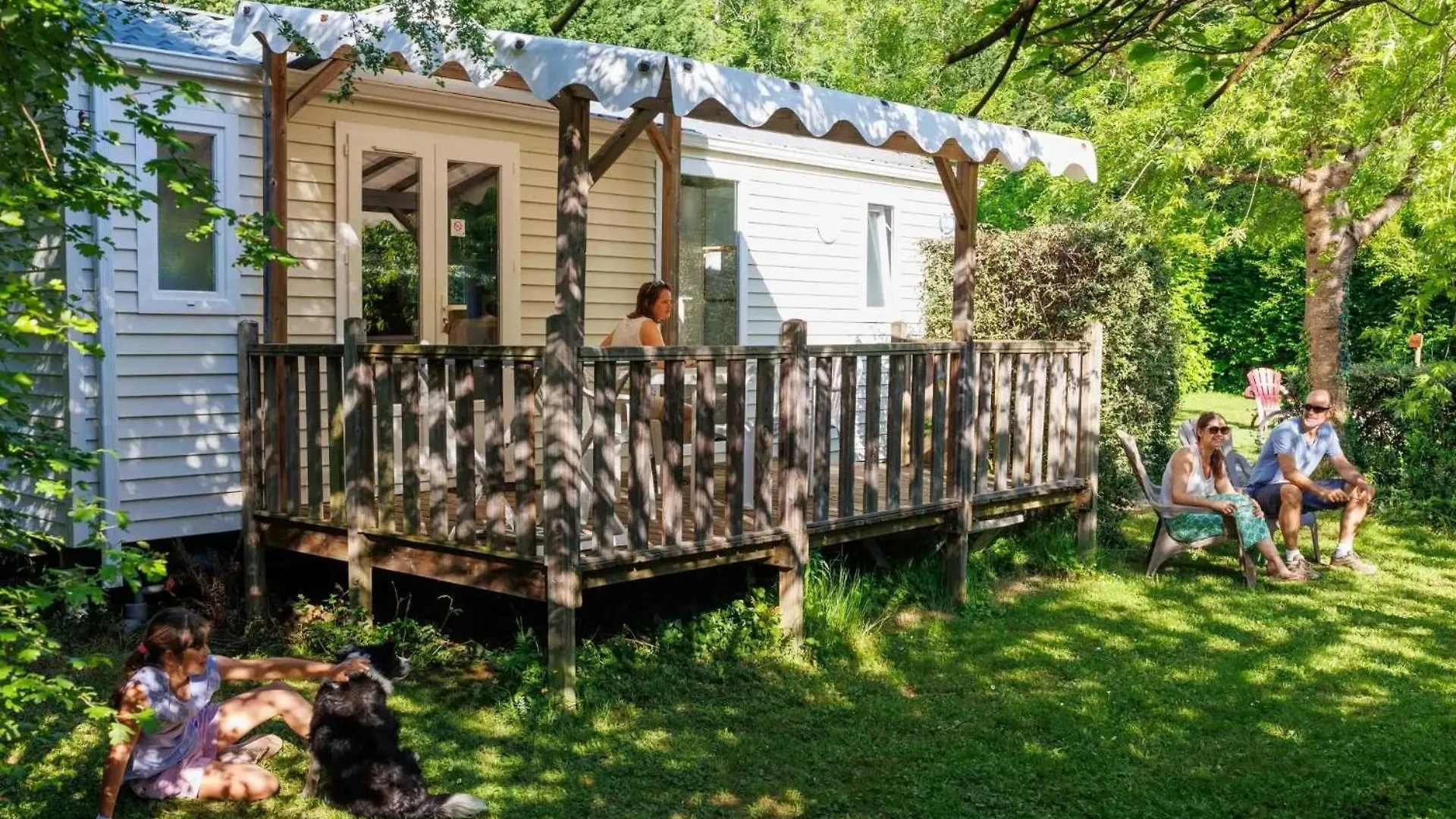 Camping 4 Etoiles - Piscine - Ccbadea La Bastide-de-Serou France