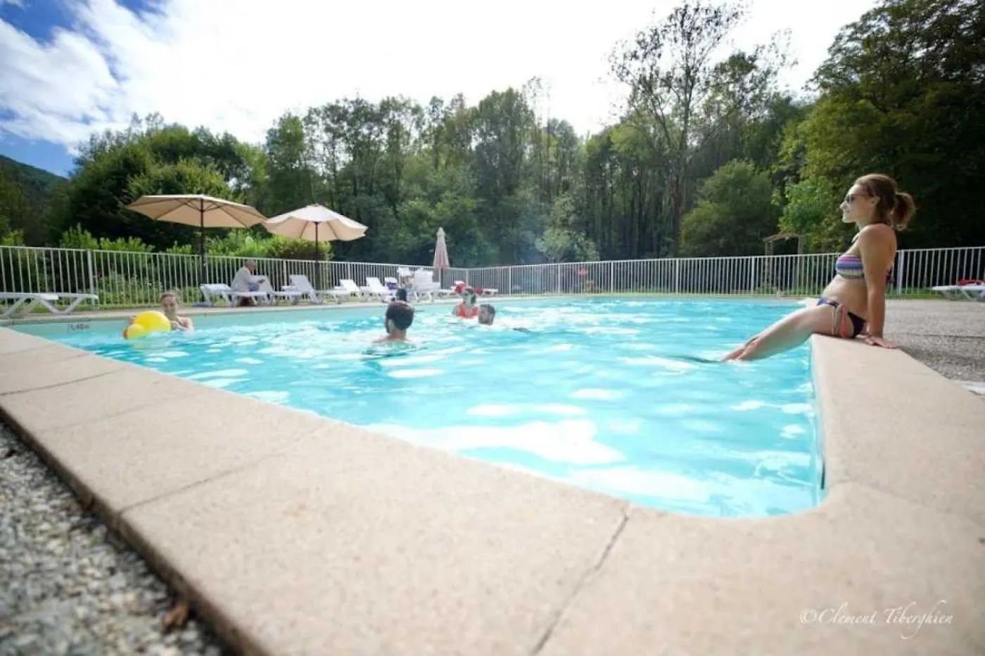 Campsite Camping 4 Etoiles - Piscine - Ccbadea La Bastide-de-Serou