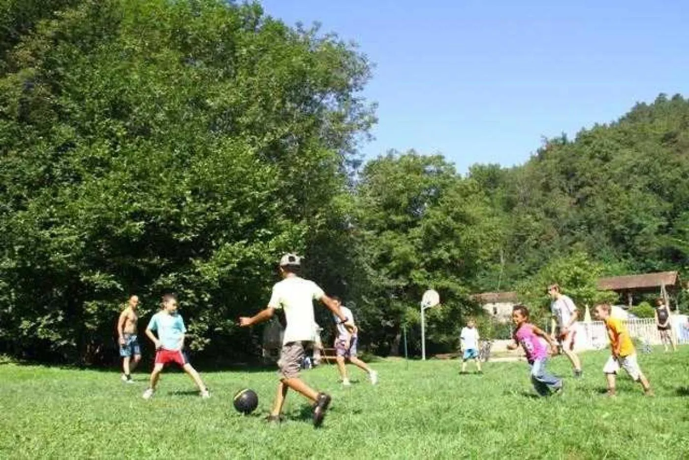 Camping 4 Etoiles - Piscine - Ccbadea La Bastide-de-Serou Campsite