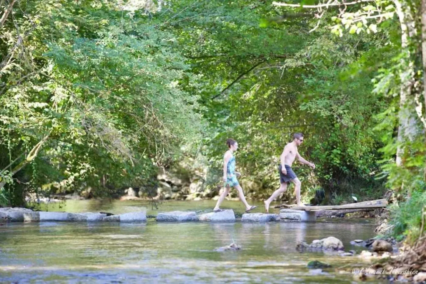 Camping 4 Etoiles - Piscine - Ccbadea La Bastide-de-Serou France