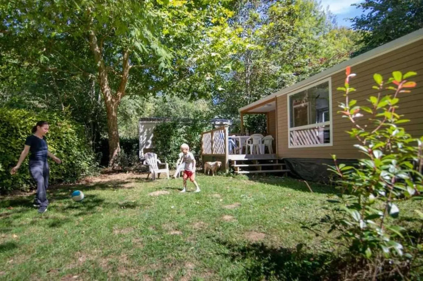 Camping 4 Etoiles - Piscine - Ccbadea La Bastide-de-Serou